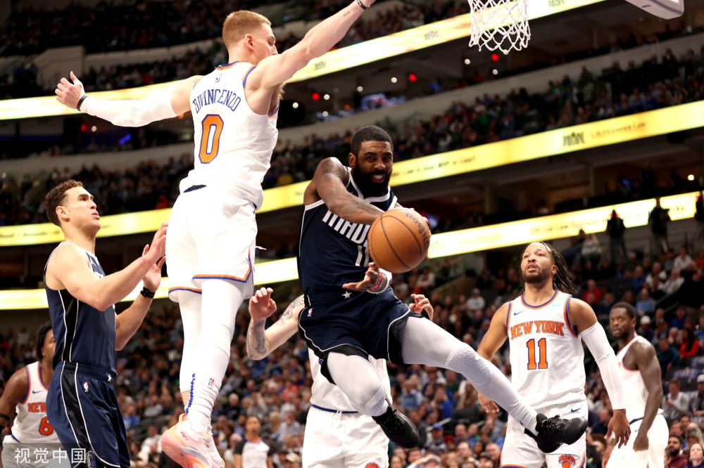 哈登辗转于 哈登辗转于