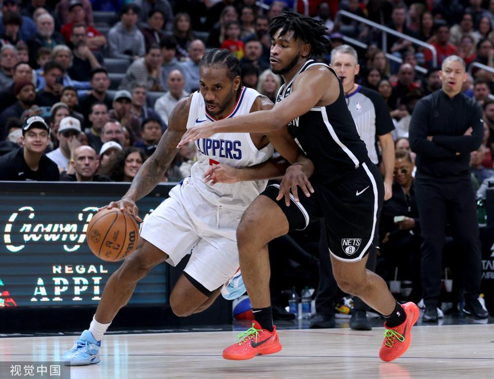 足球变得越 足球变得越