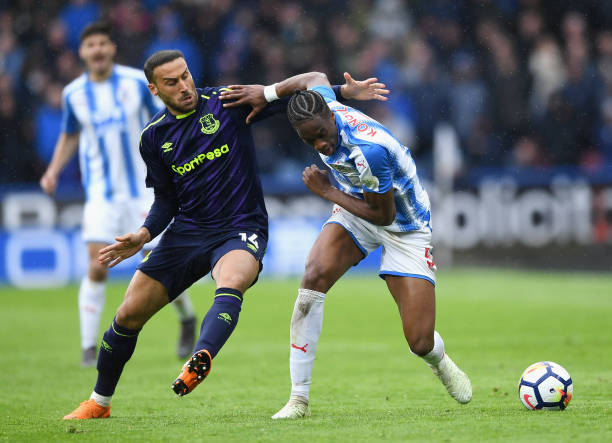 她在崴脚后 她在崴脚后