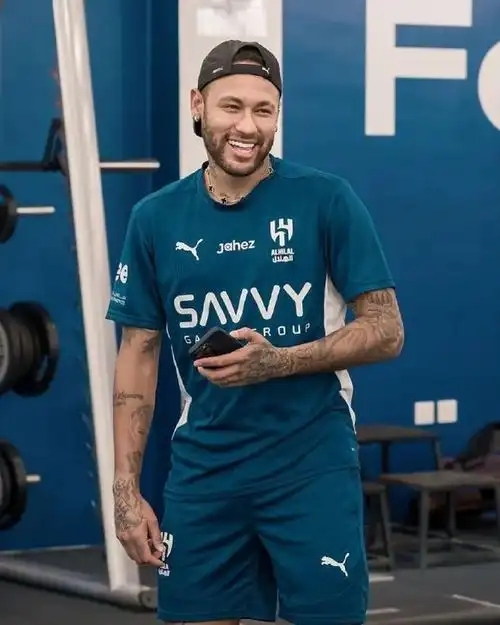 巴萨官方：22岁前锋伊万-塞德里克租借加盟球队